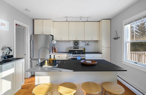 West Mystic House | W Henderson House Waterview Escape