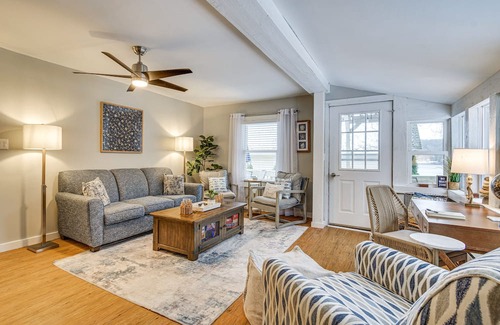Wolcott Cottage | Cozy East Bay Cottage - Walk to Chimney Bluffs!