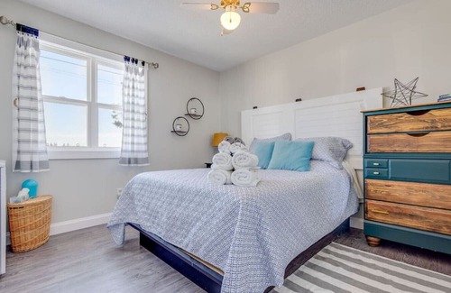 Alberton Cottage | Cozy Waterfront Hideaway: 3BD with Indoor Hot tub