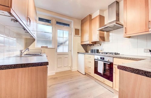 Cleveland Apartment | This apartment is a 2 bedroom(s), 1 bathrooms, located in London, England.
