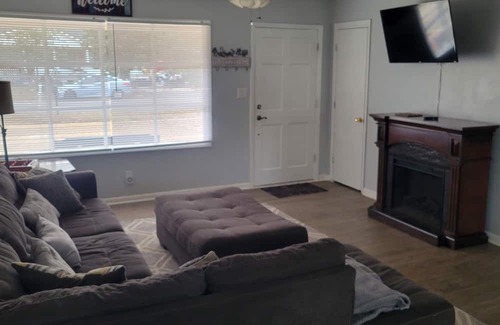 Goose Creek House | 2 Bedroom Retreat with Office and Gameroom