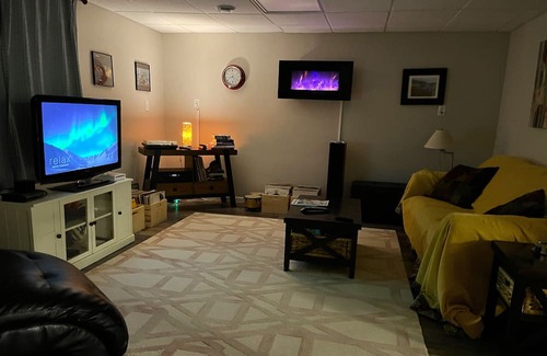 Fairbanks Apartment | Large, with breakfast and hot tub!