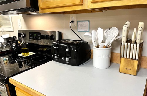 Fairbanks Apartment | Large, with breakfast and hot tub!