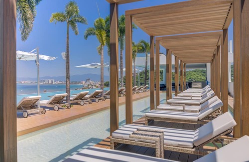 Emiliano Zapata Apartment | Spectacular Corner SohoPV w/th Ocean/Mountain View