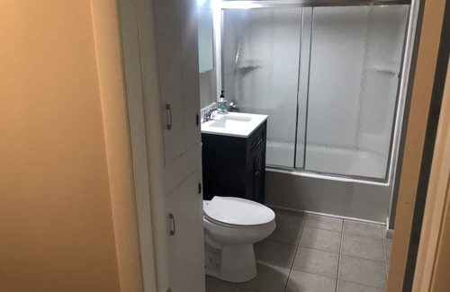 Chardon Apartment | “Sojourn On South” Comfortable and Quiet 2 Bedroom Apartment