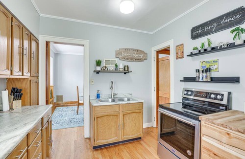 Aksarben - Elmwood Park House | Pet-Friendly Omaha Vacation Rental with Deck!