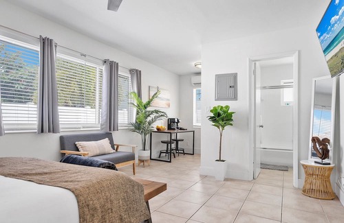 Pompano Beach Apartment | Siesta By The Beach