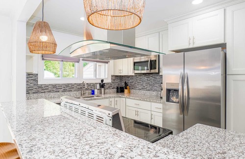 Portsmouth House | Rivercrest Retreat | River Front | 3 beds 2 baths