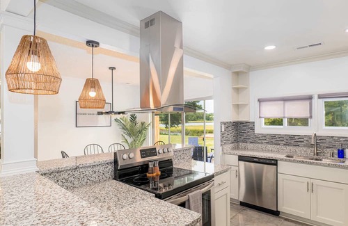 Portsmouth House | Rivercrest Retreat / River Front / 3 bed 2 bath