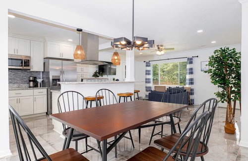 Portsmouth House | Rivercrest Retreat / River Front / 3 bed 2 bath
