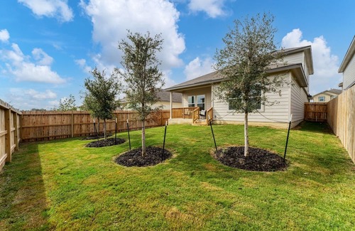 San Antonio House | NEW Private Queen BR w/ dedicated workstation