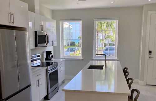 Palm Cay Villa | Cocoplum Villa