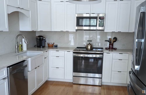 St. James House | Completely renovated charming cottage style home - pet friendly!
