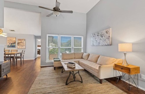 North Central Carrollton House | Dup Stunning Pool, Beautiful 3/2 home w/Outdoor Space!