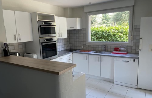 Collias Villa | Villa Familiale Pour 10 Personnes Avec Grande Piscine et Grand Jardin