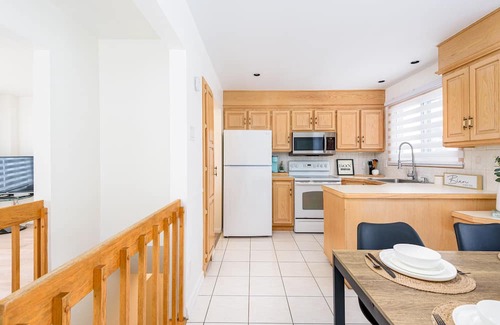 Brossard House | Our charming house offers an unparalleled experience
