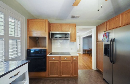 Neartown House | Cherryhurst Park Cottage with Courtyard, fenced yard, BBQ and hot-tub
