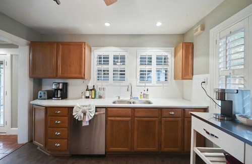 Neartown House | Cherryhurst Park Cottage with Courtyard, fenced yard, BBQ and hot-tub