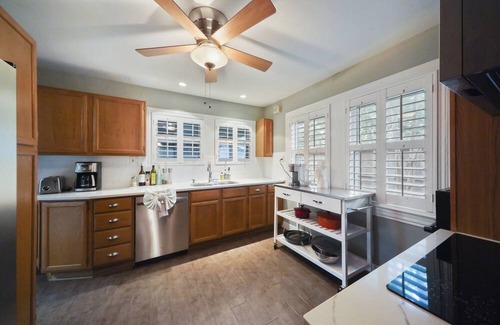 Neartown House | Cherryhurst Park Cottage with Courtyard, fenced yard, BBQ and hot-tub