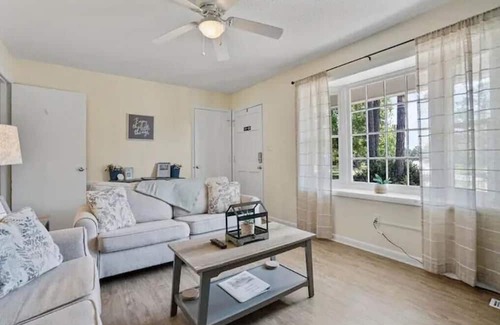 South View House | The Lexington Farmhouse -New Listing!
