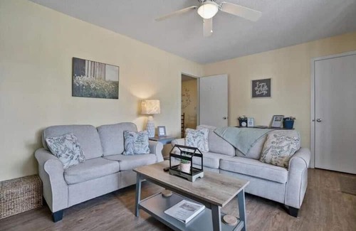South View House | The Lexington Farmhouse -New Listing!