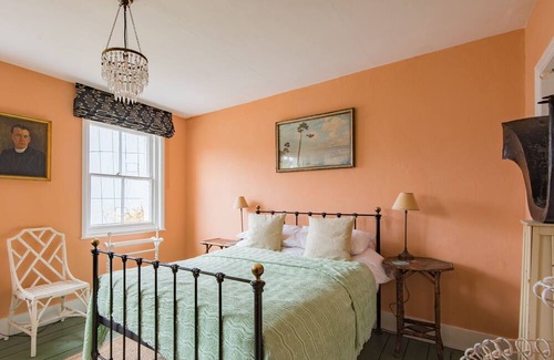 Folkestone House | Lovely end of terrace holiday home with a wonderful, quirky vibe, blending art deco with mid-century