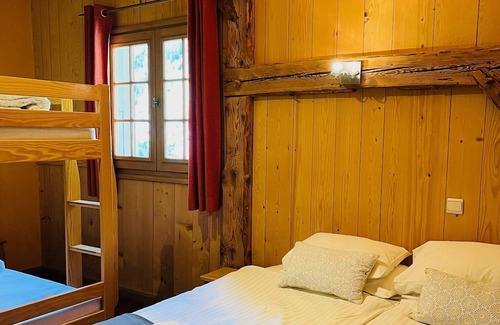Les Prodains Ski Chalet | Charming property in a quiet hamlet near to the Prodain Express ski lift.