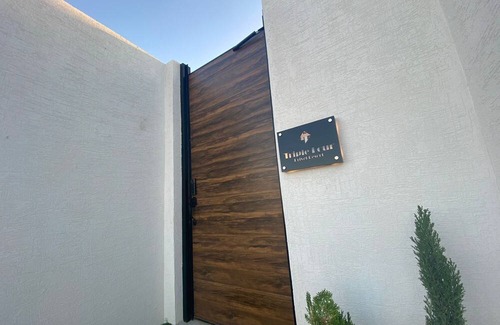 Spring Ski Chalet | 5 minutes to airport