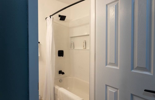 Kemptville Apartment | Newly Renovated 2bed/1bath Apartment / Cozy&Clean