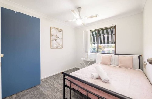 Labrador House | Tranquil 3BR Unit, Storyful Charm, Free Parking