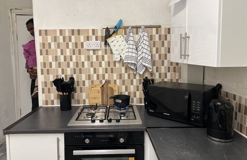 Liverpool House | Spacious 3 bedroom house close to Anfield and Liverpool Lime Street station