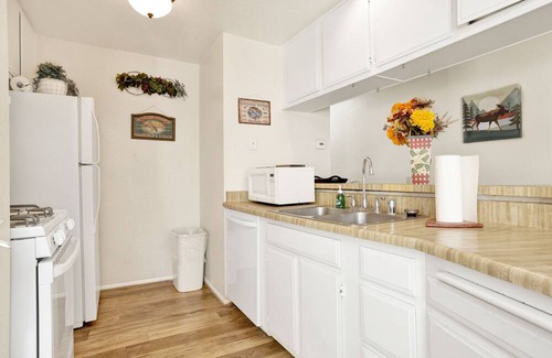 Boulder Bay Condo | Lakeside Retreat~Boulder Creek Walk to Lake Condo~