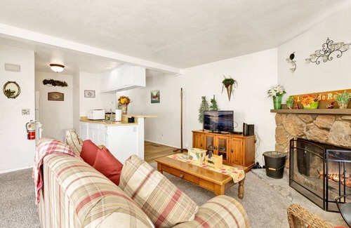 Boulder Bay Condo | Lakeside Retreat~Boulder Creek Walk to Lake Condo~