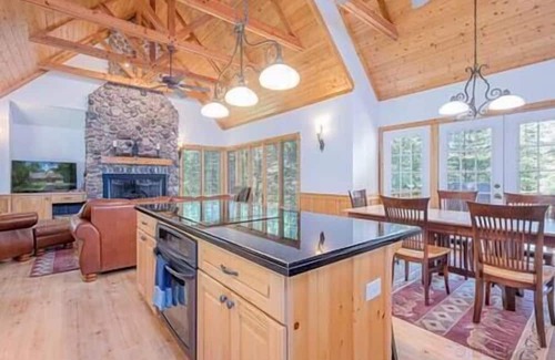 The Galena Territory House | NEW! The Lodge, boutique Galena!