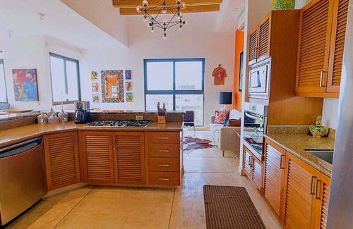 Romantic Zone Condo | Breathtaking 360 Degree Views. Private, Elegant, Romantic Zone Penthouse