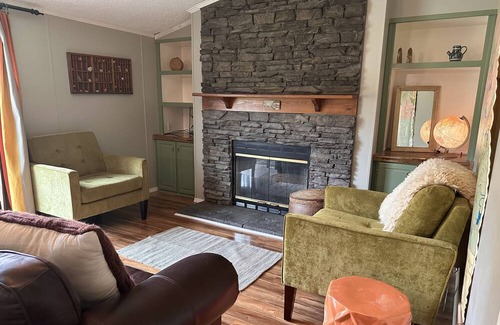 Johnson City Other | Quiet-Cozy House in Mnts in Johnson City, TN