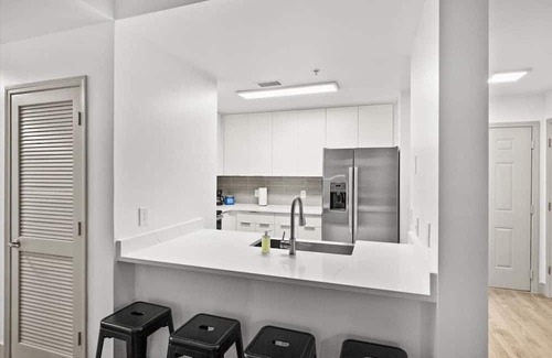 Charlotte Center City Apartment | Pink Apt - Walk Everywhere!