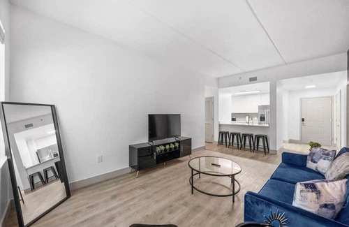 Charlotte Center City Apartment | Spacious Apt w/Pool Table