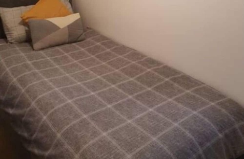 Leigh Apartment | Immaculate 2-Bed Apartment in Leigh