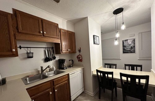 Southwest Raleigh Apartment | Greenway condo 2 bed-2 bath