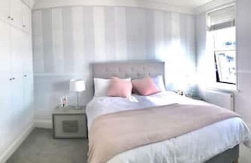 London Borough of Croydon Apartment | Vrbo Property