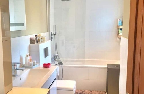 London Borough of Croydon Apartment | Vrbo Property