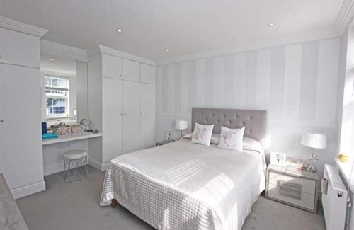 London Borough of Croydon Apartment | Vrbo Property