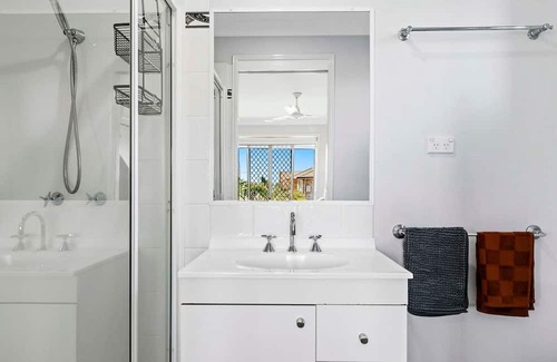 Point Vernon House | Retreat at the Point
