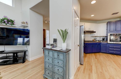 Travis Landing House | Mountain Cabin Home w/ Great Views of Lake Travis. Pet-Friendly!