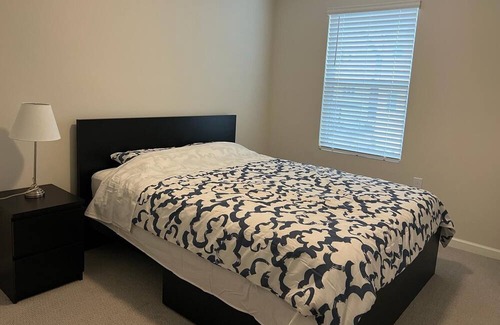 East Raleigh House | Close to Research Triangle, Wake Med, Duke Med, Airport & Downtown Raleigh.