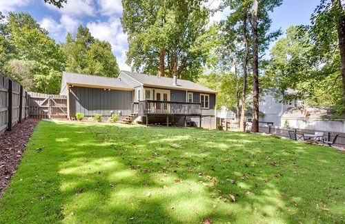 Alpharetta Cottage | Charming Alpharetta Home w/ Spacious Yard!