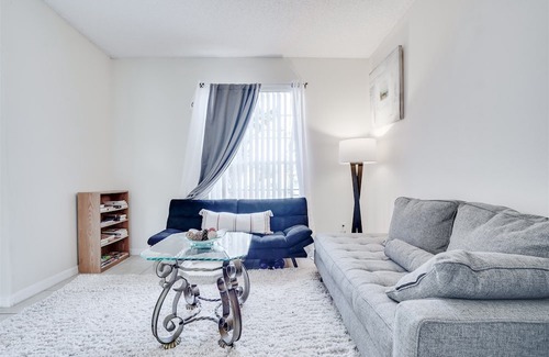 Sunset Ridge Apartment | 5 Bedroom 737521 by Houzlet