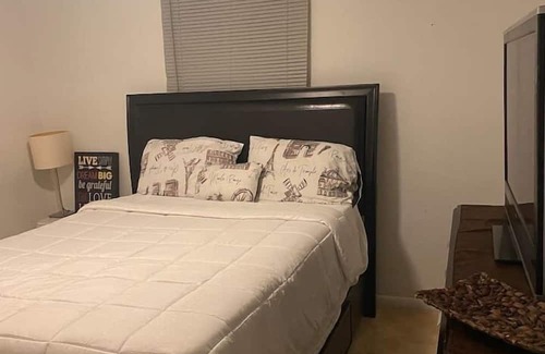 West Park Apartment | 2 Bedroom 739161 by Houzlet