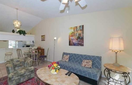 Park East Apartment | 2 Bedroom 737260 by Houzlet